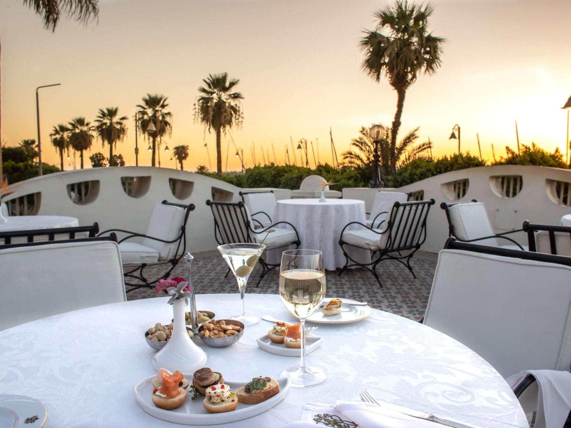 מלון Pavillon Winter לוקסור מראה חיצוני תמונה Sunset at the Hotel