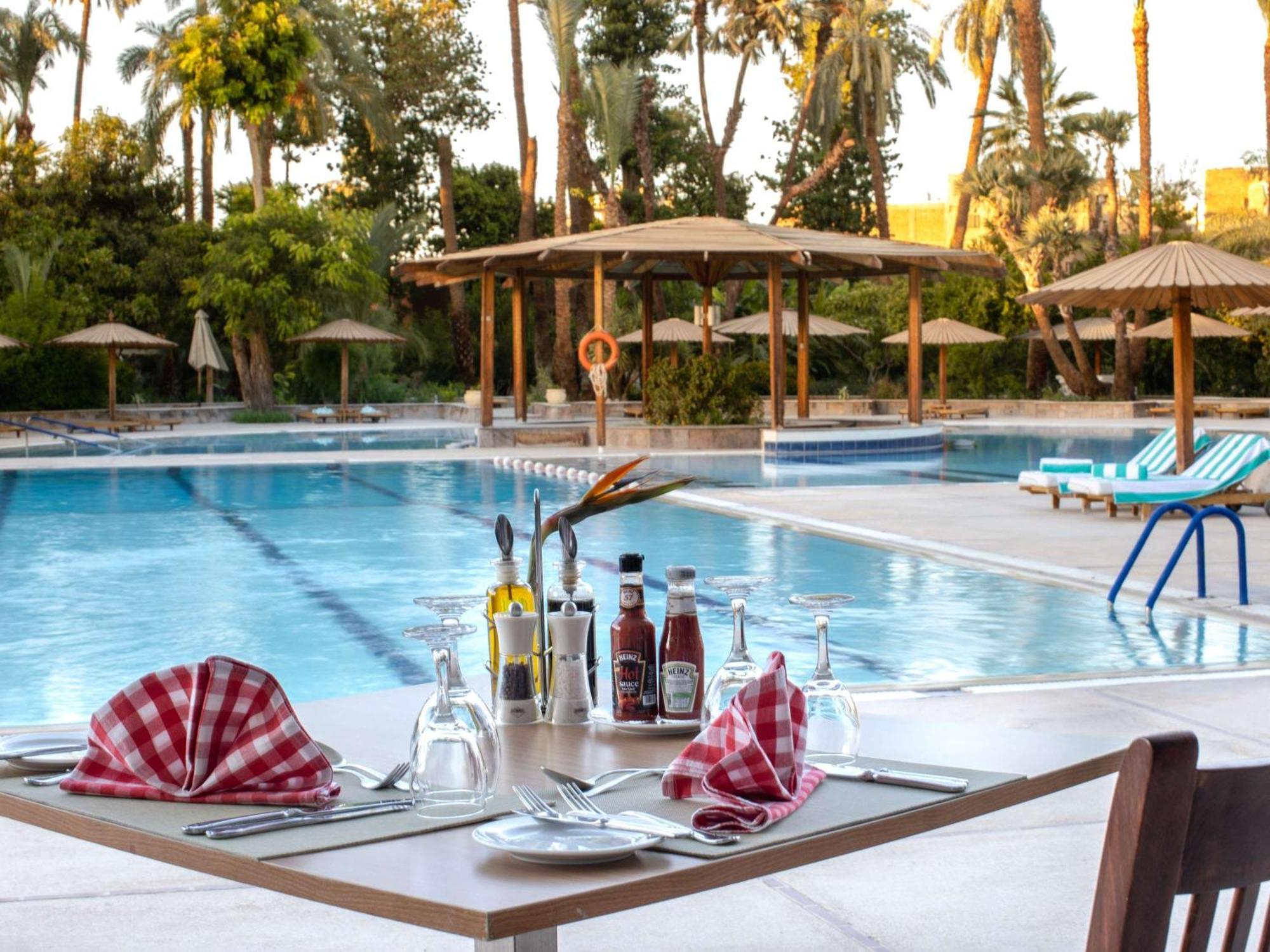 מלון Pavillon Winter לוקסור מראה חיצוני תמונה Pool at the hotel